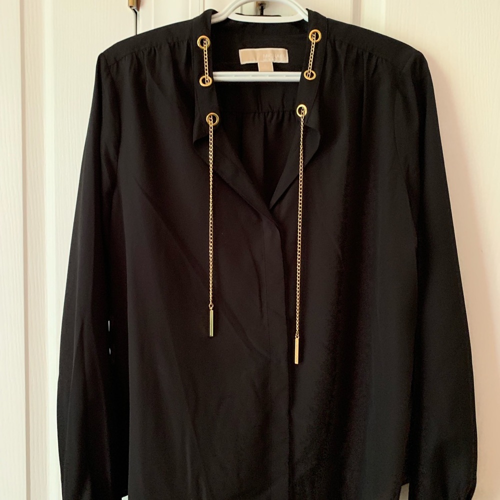 Blouse long sleeve blouse.